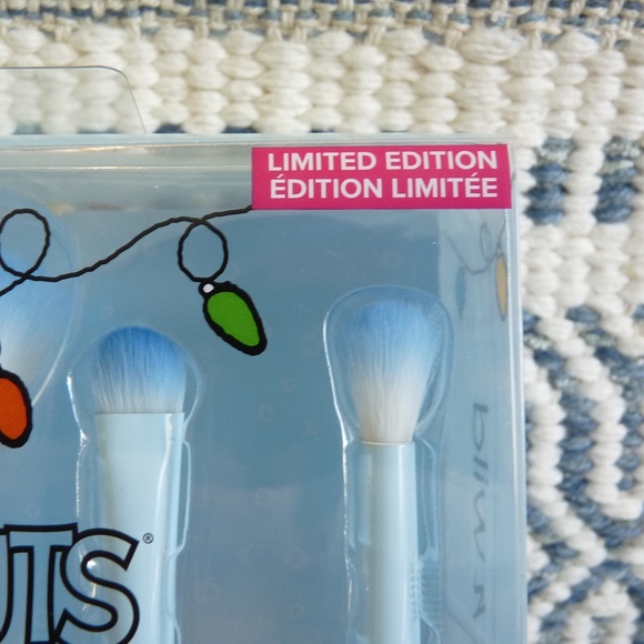🎀 $22 - wet n wild x Peanuts Snoopy Makeup Brush Set 4 pc Brand New in Box - Picture 5 of 11
